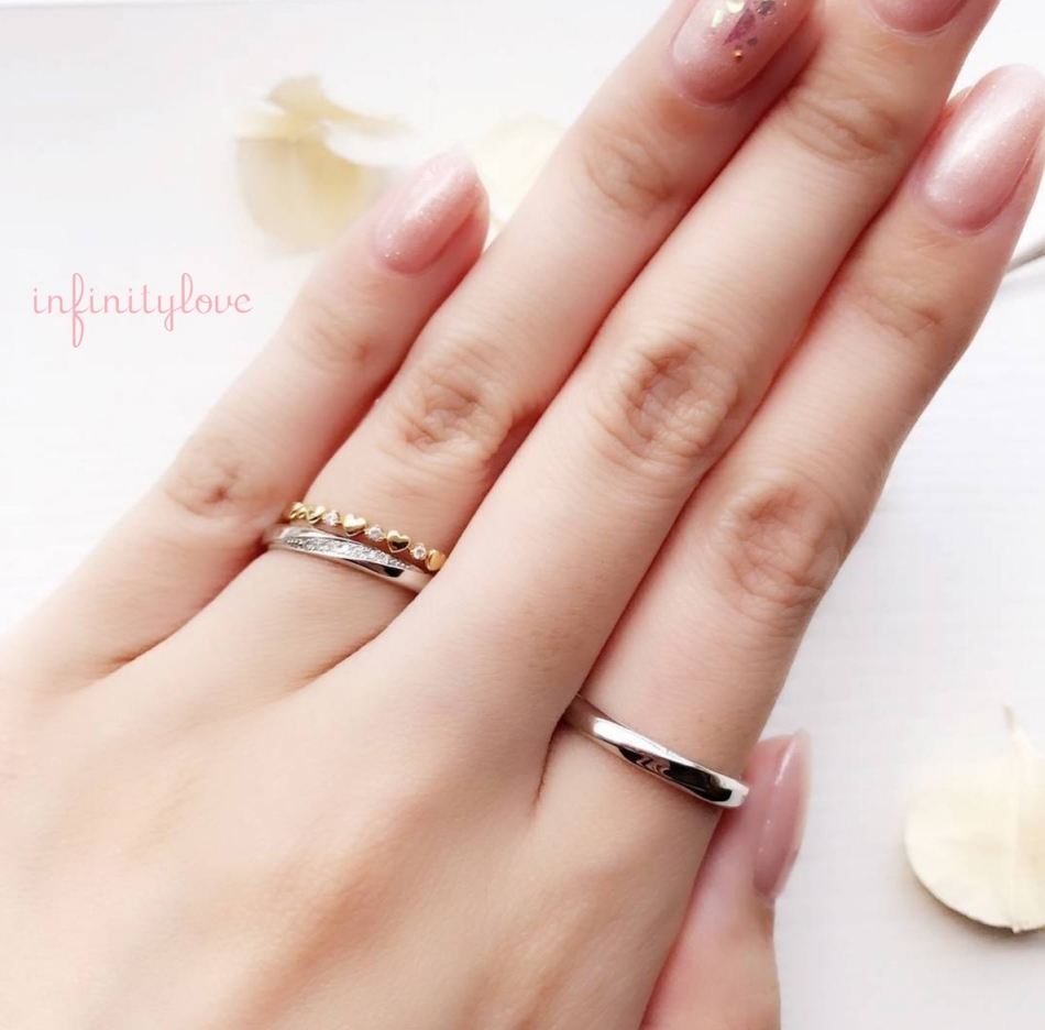 ダイヤモンドラインが美しいシンプルなプラチナのウェーブデザイン　銀座で人気の婚約指輪　Jupiter