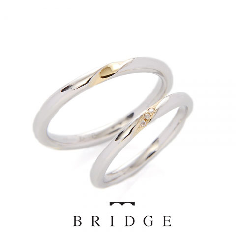ゴールド＆プラチナのシンプルなストレートの結婚指輪