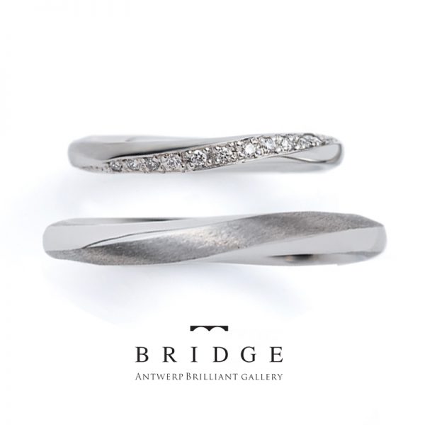 ブリッジ銀座人気のウェーブS字の結婚指輪はしなやかなカーブを描きダイヤモンドが春風に運ばれる幸せな記憶を表現