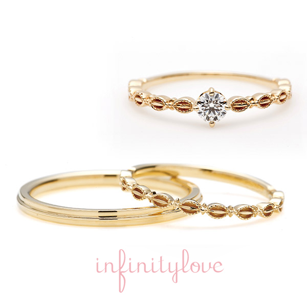 普段使いにも活躍するゴールドでアンティーク調の可愛い婚約指輪、結婚指輪