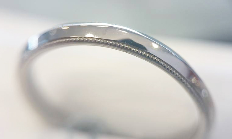 ぐるりとくるりBRIDGEの結婚指輪ミルグレイン　銀座ブリッジ人気のエンゲージリング