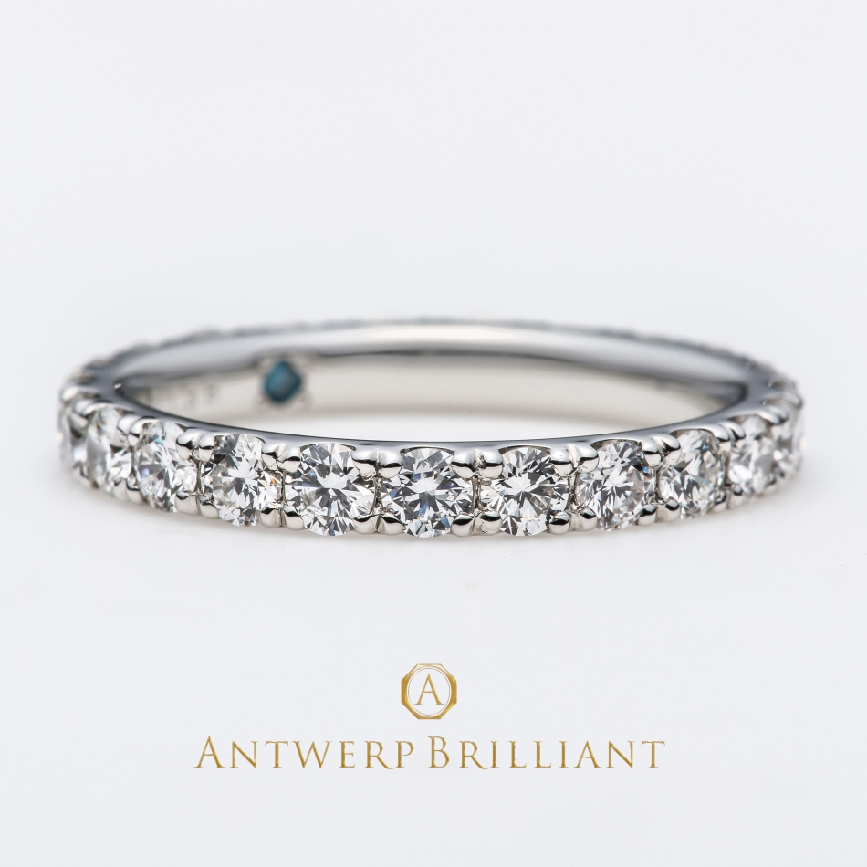 世界最高品質のダイヤモンドのハーフエタニティーデザインリングは銀座BRIDGEで