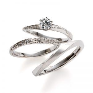 エタニティーデザインの婚約指輪と結婚指輪のセットリングエターナルストリーム