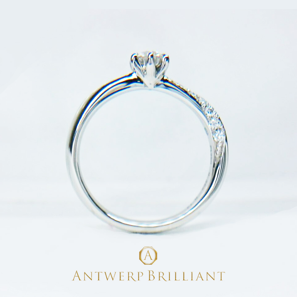 BRIDGE銀座で見つけようダイヤモンドラインが美しいシンプルで華やかな大人可愛い婚約指輪　結婚指輪