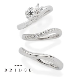 ウエーブラインの婚約指輪と結婚指輪のセットリングはダイヤモンドとデザインをお好きにチョイスできるセミオーダーが人気