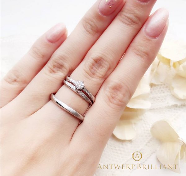 ギャラクシーはアントワープブリリアントの人気結婚指輪で東京ではブリッジ銀座だけのオンリーワン立体的なダイヤモンドウエーブラインの婚約結婚リングのセット重ねつけがマジかわいい