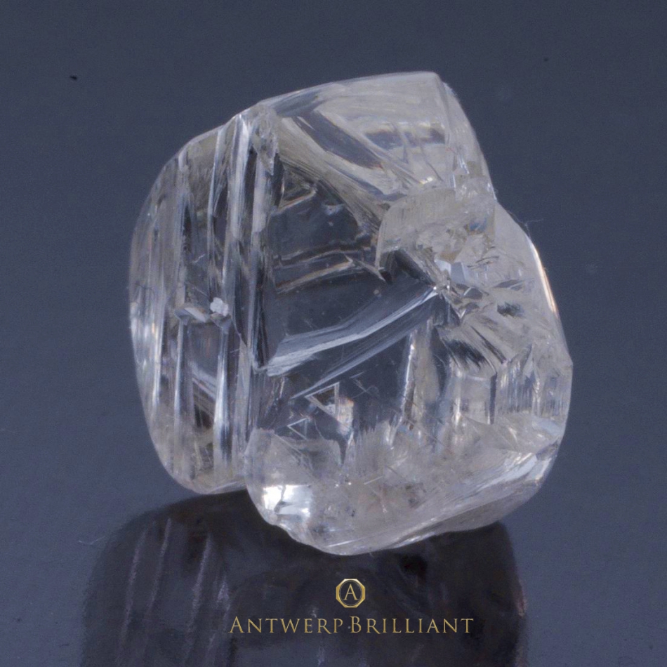 高品質アフリカ産ダイヤモンド原石ソーヤブルは美しい