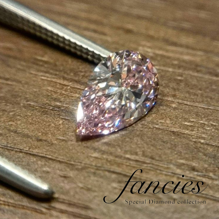 ピンクダイヤモンドの発色原因は結晶歪みの光の吸収オーストラリア産の突然変異