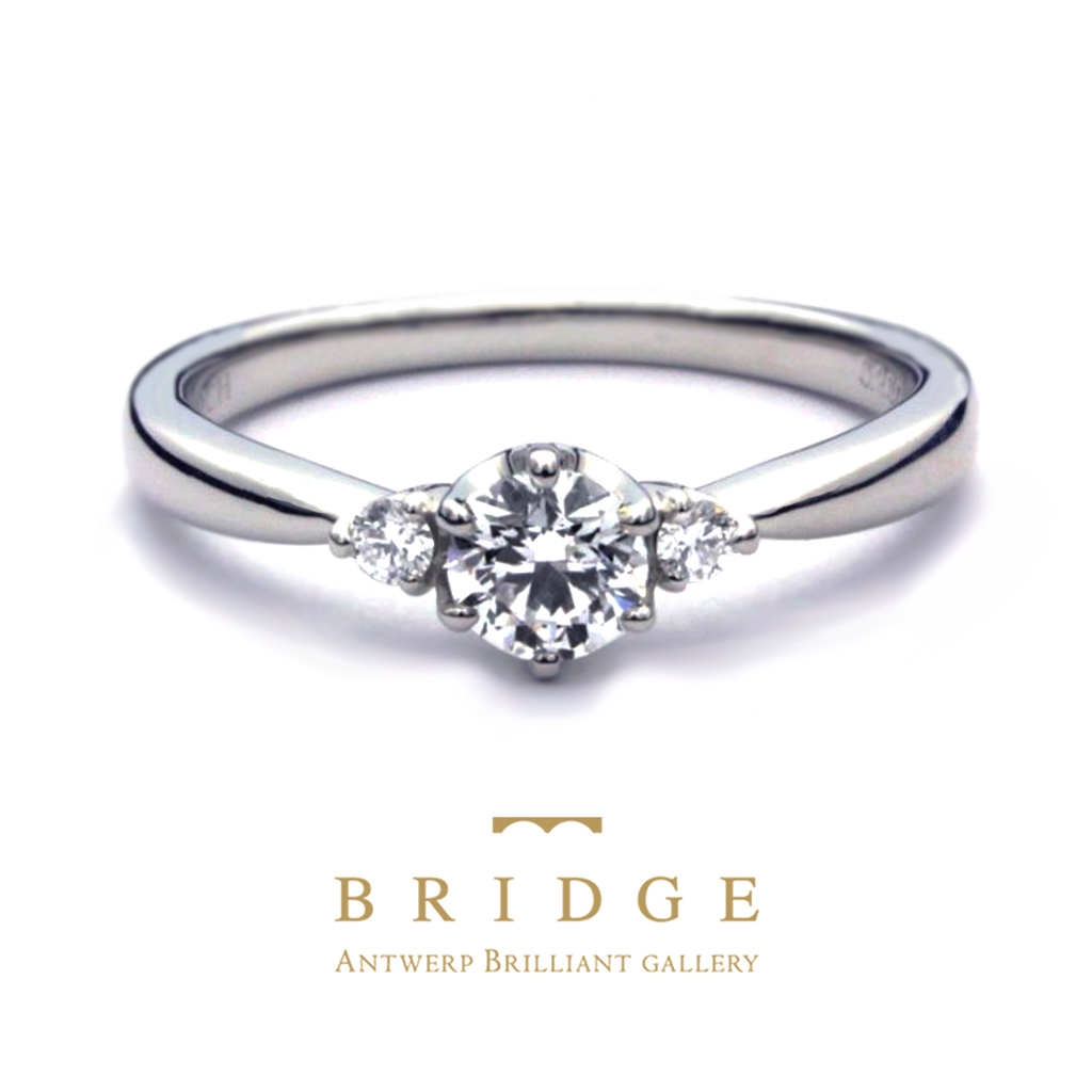 コンサバティブなシンプルデザインの婚約指輪ブリッジ銀座