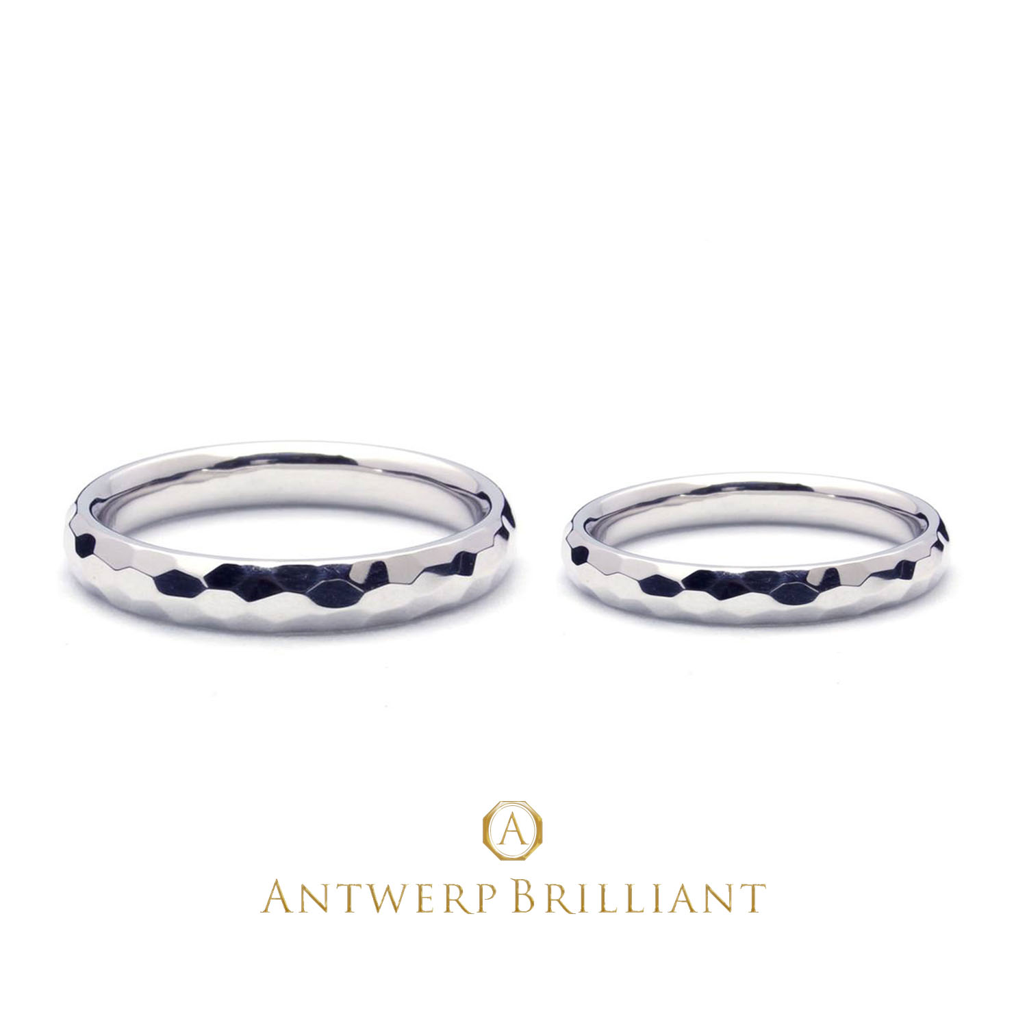 ハンマリングやハンマ仕上げは槌目仕上と言いブリッジ銀座の人気結婚指輪デザイン