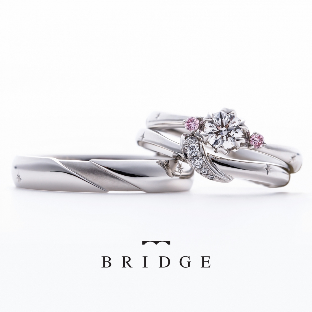お花モチーフ婚約指輪春の足音は、サイドメレが希少なピンクダイヤモドで可愛い