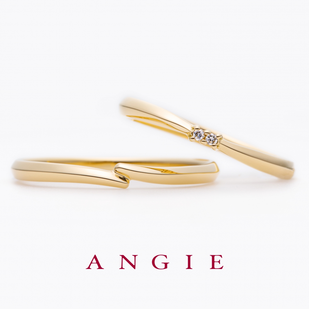 人とは違うデザインのイエローゴールド結婚指輪ANGIE