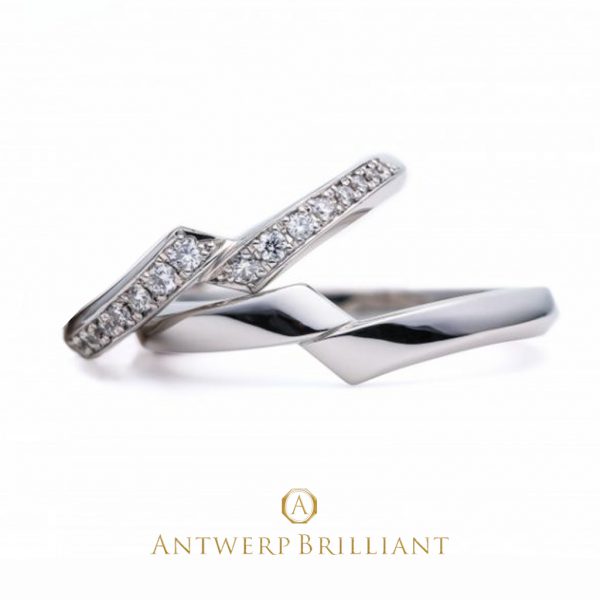 ダイヤモンドラインが華やかな存在感あふれる結婚指輪