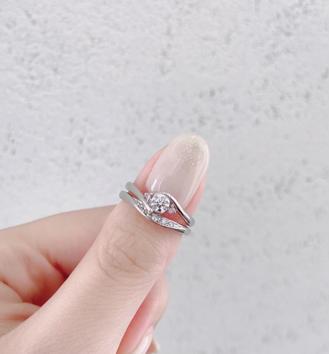 銀座で人気の薔薇がモチーフの可愛ピンクダイヤモンドの婚約指輪