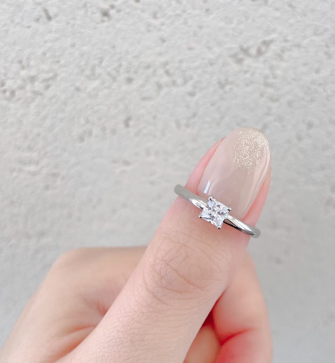 銀座で人気のシンプルで可愛い婚約指輪