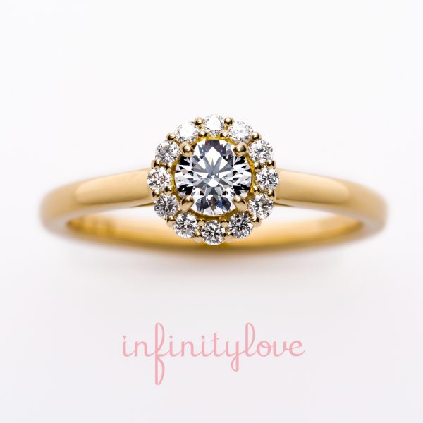 華やかなダイヤモンドヘイローのカワイイ婚約指輪