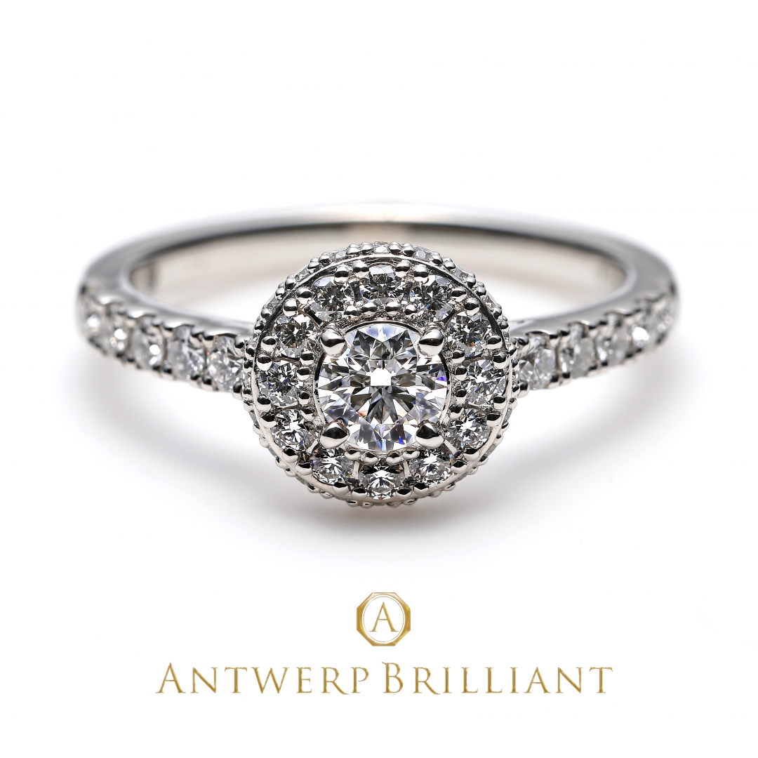 最上級のダイヤモンドの輝きを身に纏うハーフエタニティーの婚約指輪（エンゲージリング）