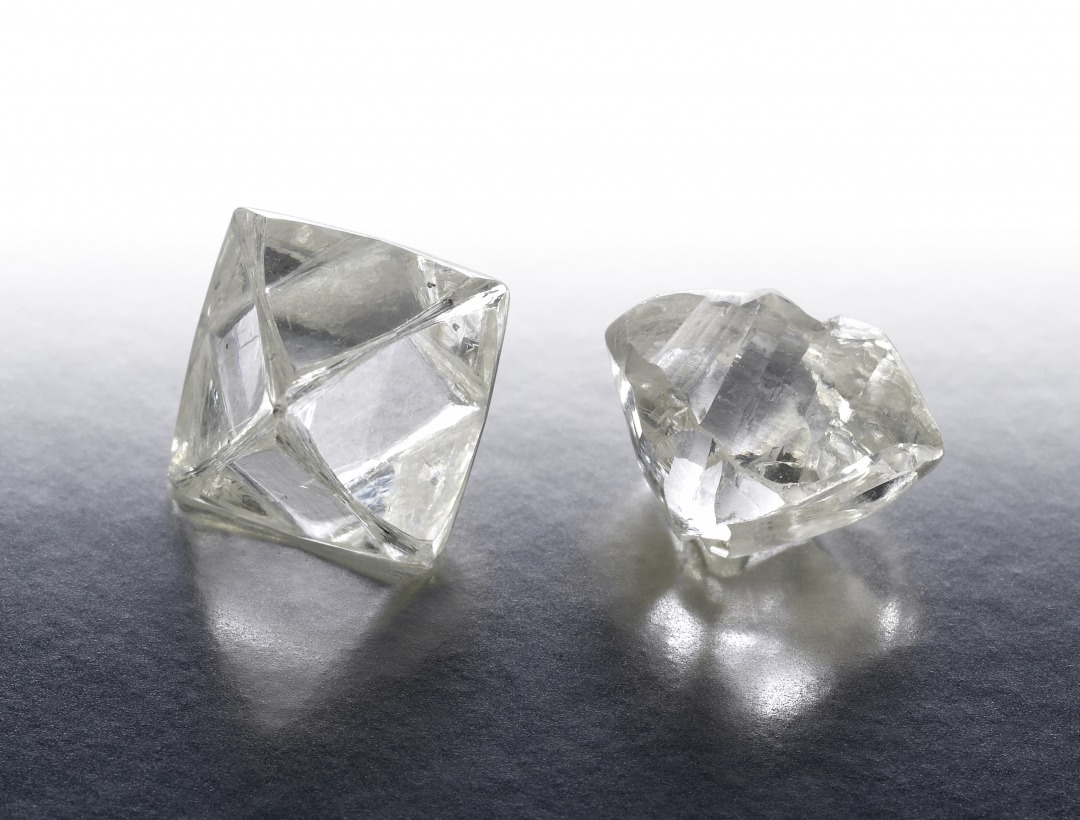 上質なダイヤモンド原石を使ったエンゲージリング