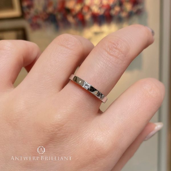 プリンセスカットのシンプルでオシャレなカレが人気 ridge 銀座 東京 の結婚指輪 婚約指輪