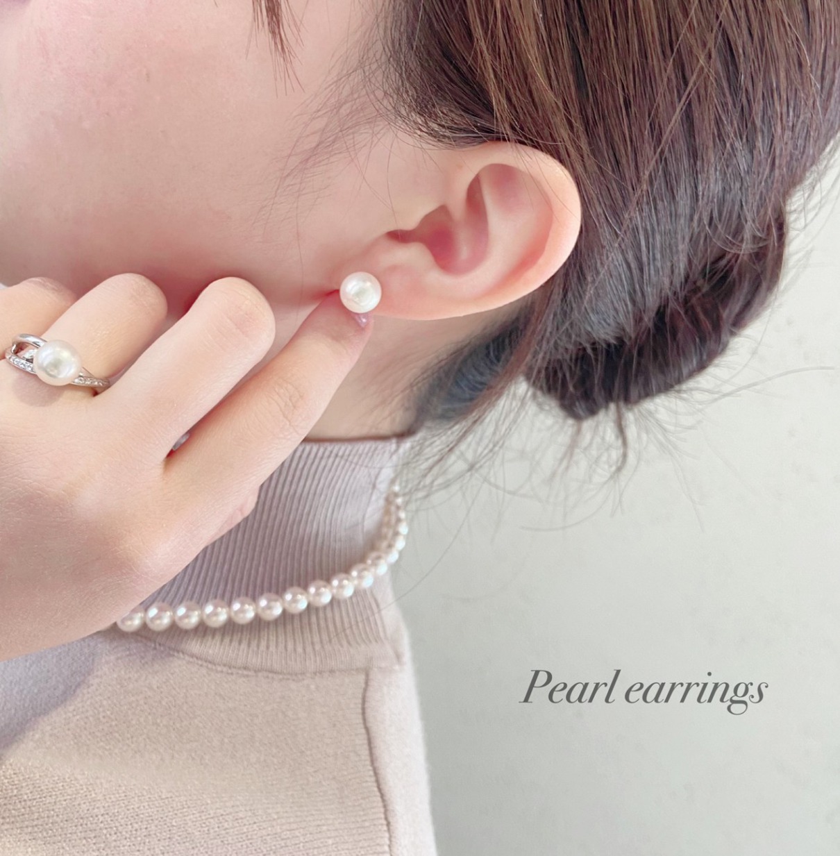 花嫁道具として必要な真珠のネックレスとピアスイヤリングを価格別に取り揃えております。