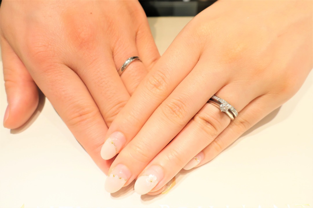 美しいプリンセスカットダイヤモンドの結婚指輪を見つけました！