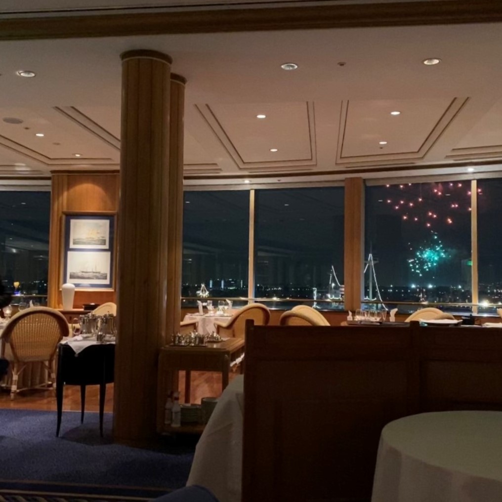 歴史的建造物であるホテルニューグランド横浜のレストランで夜景を見ながら素敵にプロポーズ