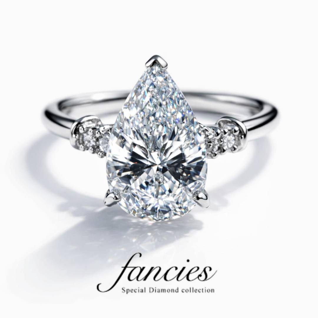 雫型のダイヤモンドを使用した婚約指輪