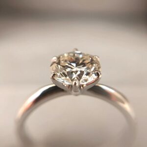 銀座で選ぶ高品質ダイヤモンドのプロポーズリング