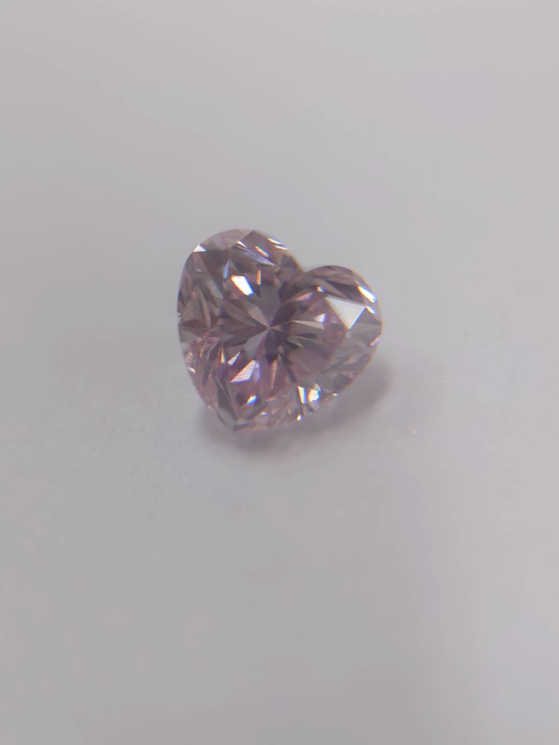 ピンクのハート型ダイヤモンドでプロポーズ大成功