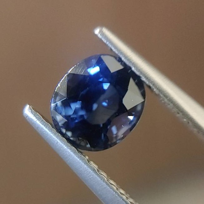 スリランカ産の非加熱ロイヤルブルーサファイア1.310ct