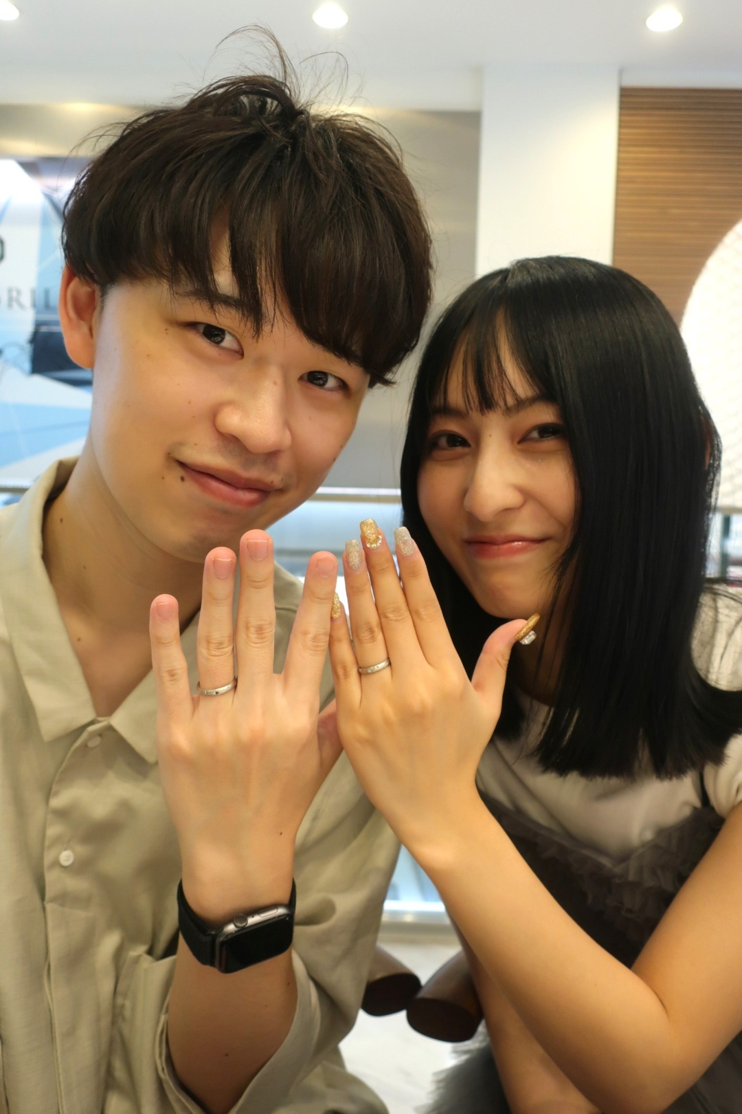 かわいいお花モチーフの婚約指輪を探していて見つけました！