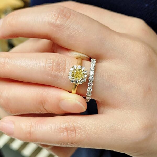 Fancy Intense Yellow Diamond(0.586ct) Ring