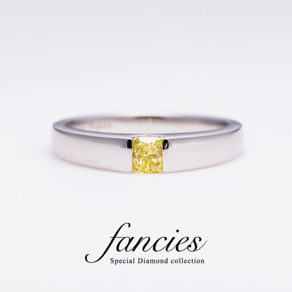 D line Star Cushioncut “Carré“ (Yellow Diamond by Fancies)
