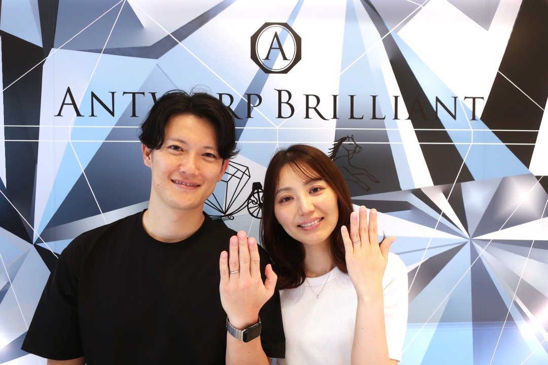 彼女の手が綺麗に見える結婚指輪に決めました♪