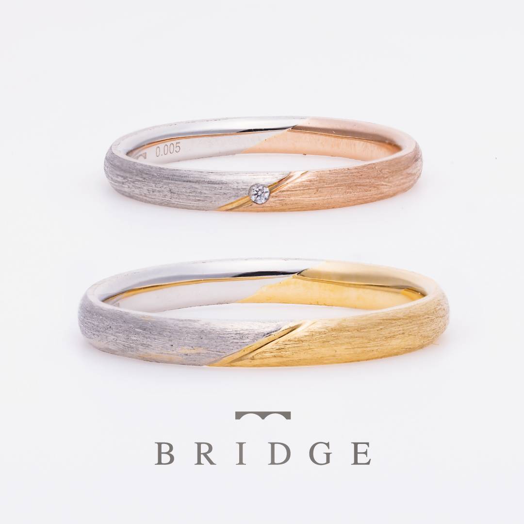 Twiilghtcrossing月と太陽プラチナとゴールドのコンビネーションの結婚指輪