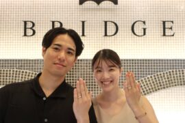 サウナでサプライズプロポーズ大成功のカップル