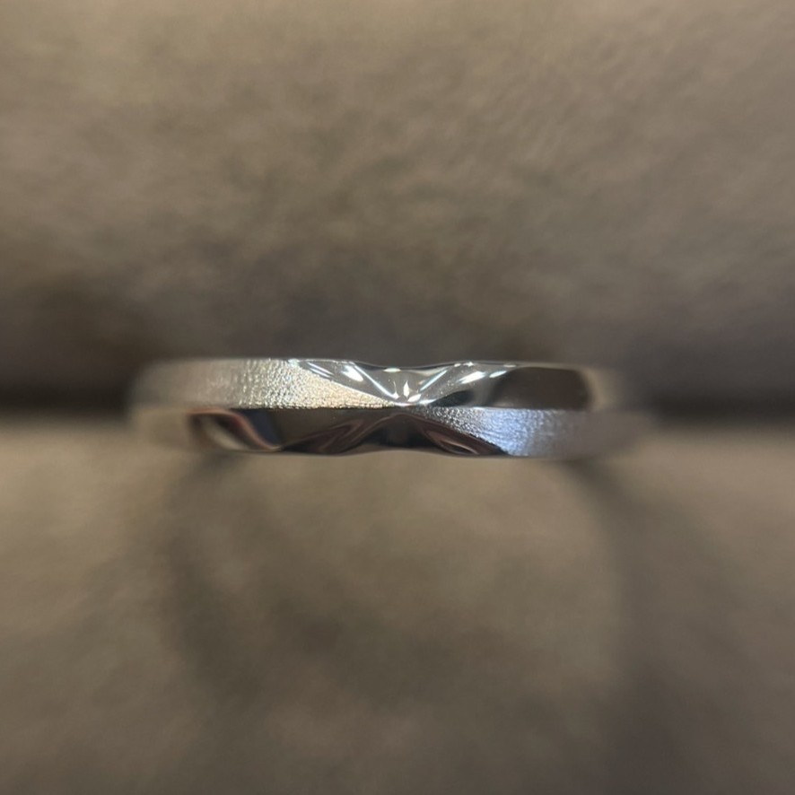 結婚指輪シリウスのマットアレンジ