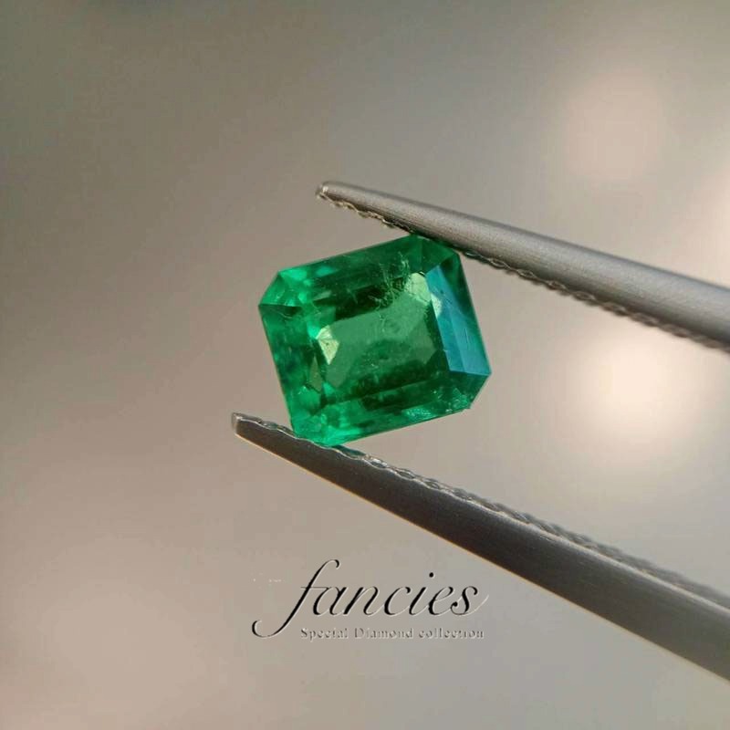 5月の誕生石コロンビア産のエメラルド0.760ct