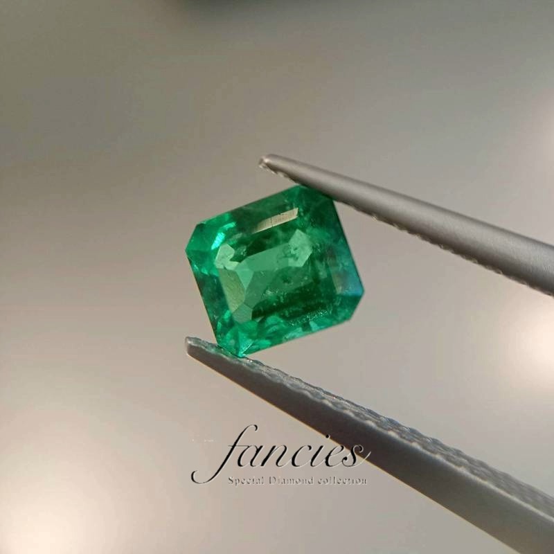 5月の誕生石コロンビア産のエメラルド0.760ct