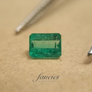 コロンビア産の天然エメラルド0.315ctは婚約指輪に人気