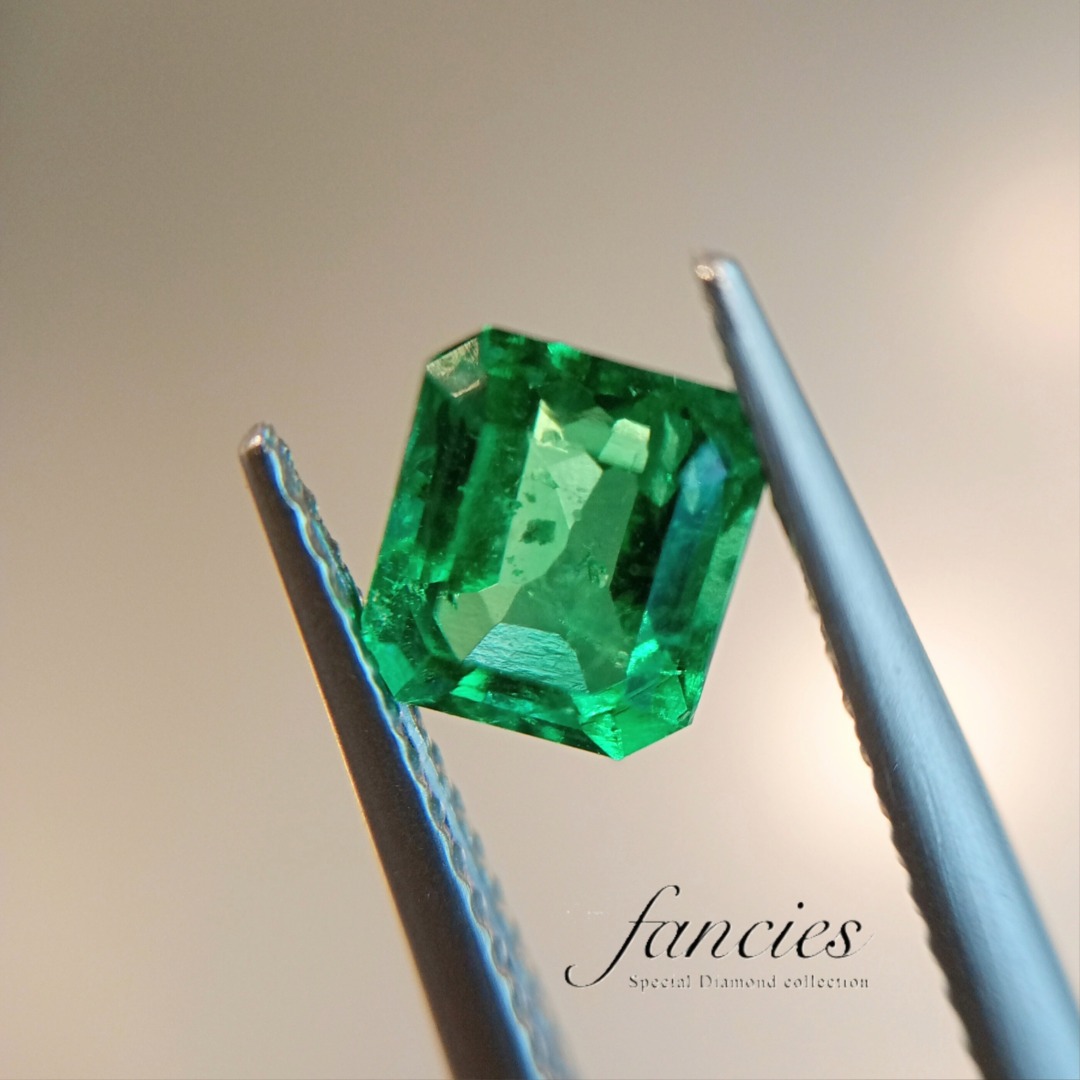 コロンビア産のビューティーグレードSの無含侵エメラルド0.760ct