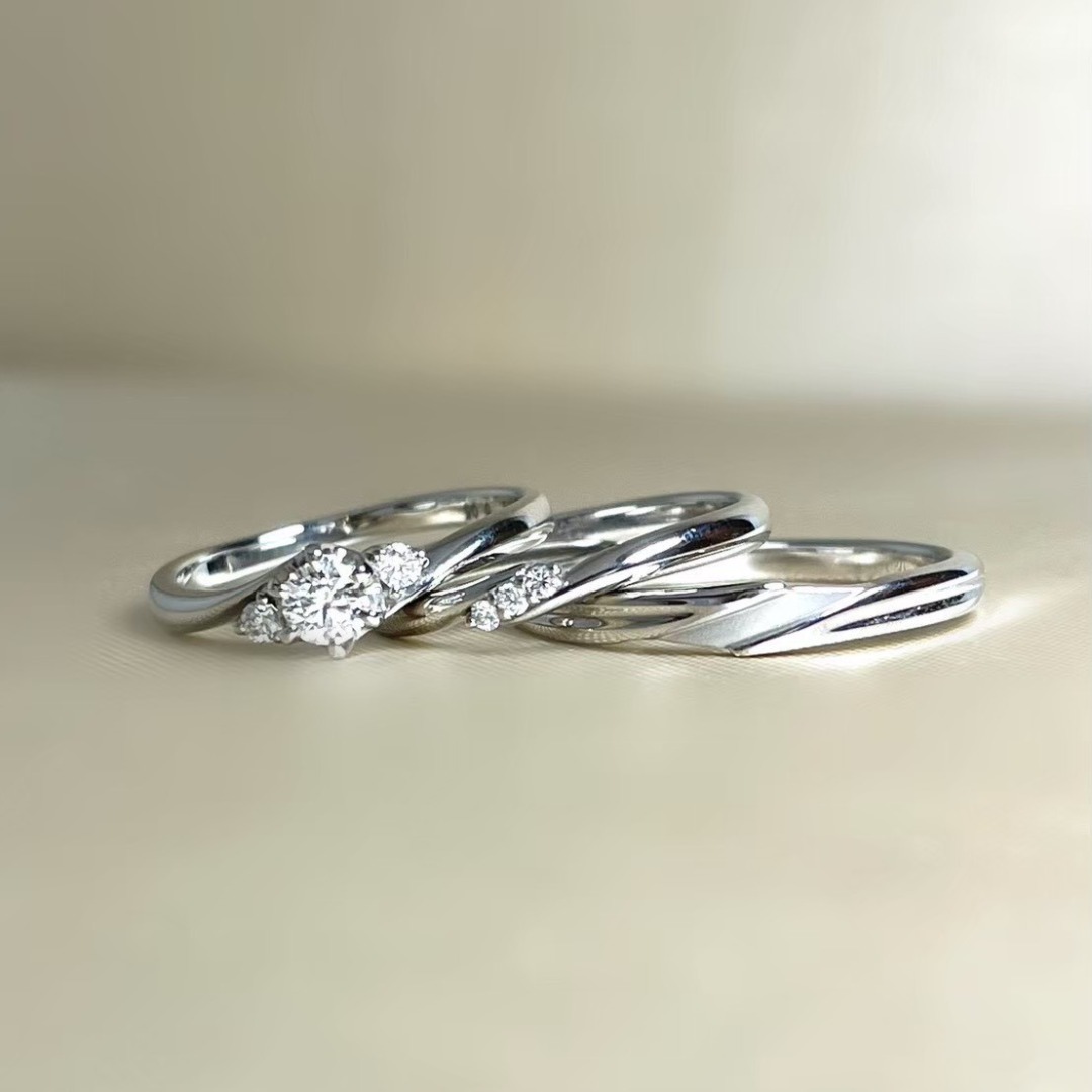 婚約指輪と結婚指輪の３本セットが30万円台でそろうアンジー